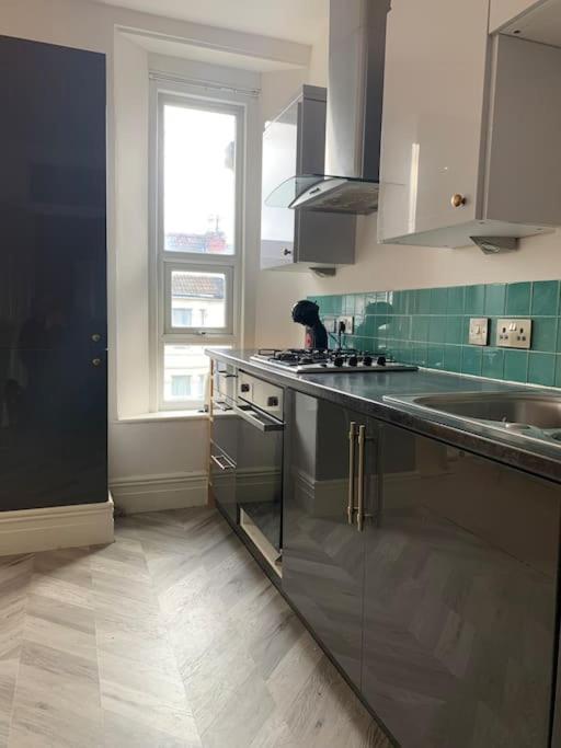 Central 2 Bed Flat. Free Parking Bristol Exteriör bild